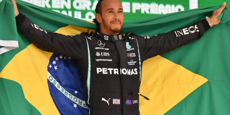 Lewis Hamilton - Um capricorniano campeão